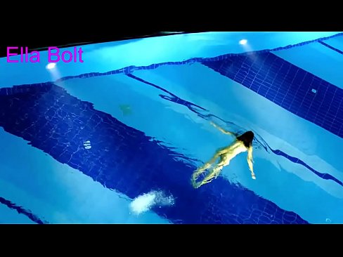 ❤️ Não consigo parar de ver, jovem loira apanhada a nadar nua na piscina da estância balnear ELLA BOLT ❌ Porno em nós pt.analizatorkrovi.ru ❌❤
