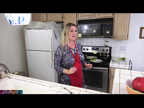 ❤️ A madrasta a ordenhá-lo na cozinha antes do seu encontro ❌ Porno em nós pt.analizatorkrovi.ru ❌❤